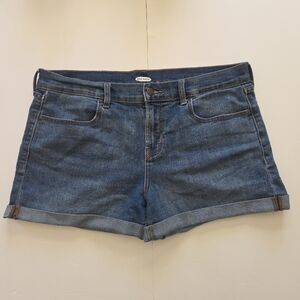 Old Navy Rolled Hem Mid-Rise Wow Jean Shorts in Medium Wash Size 12